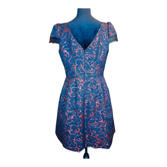 Nanette Lepore Black & Red Floral Jacquard Lace Detail Short Sleeve Dress 10 - Picture 4 of 12